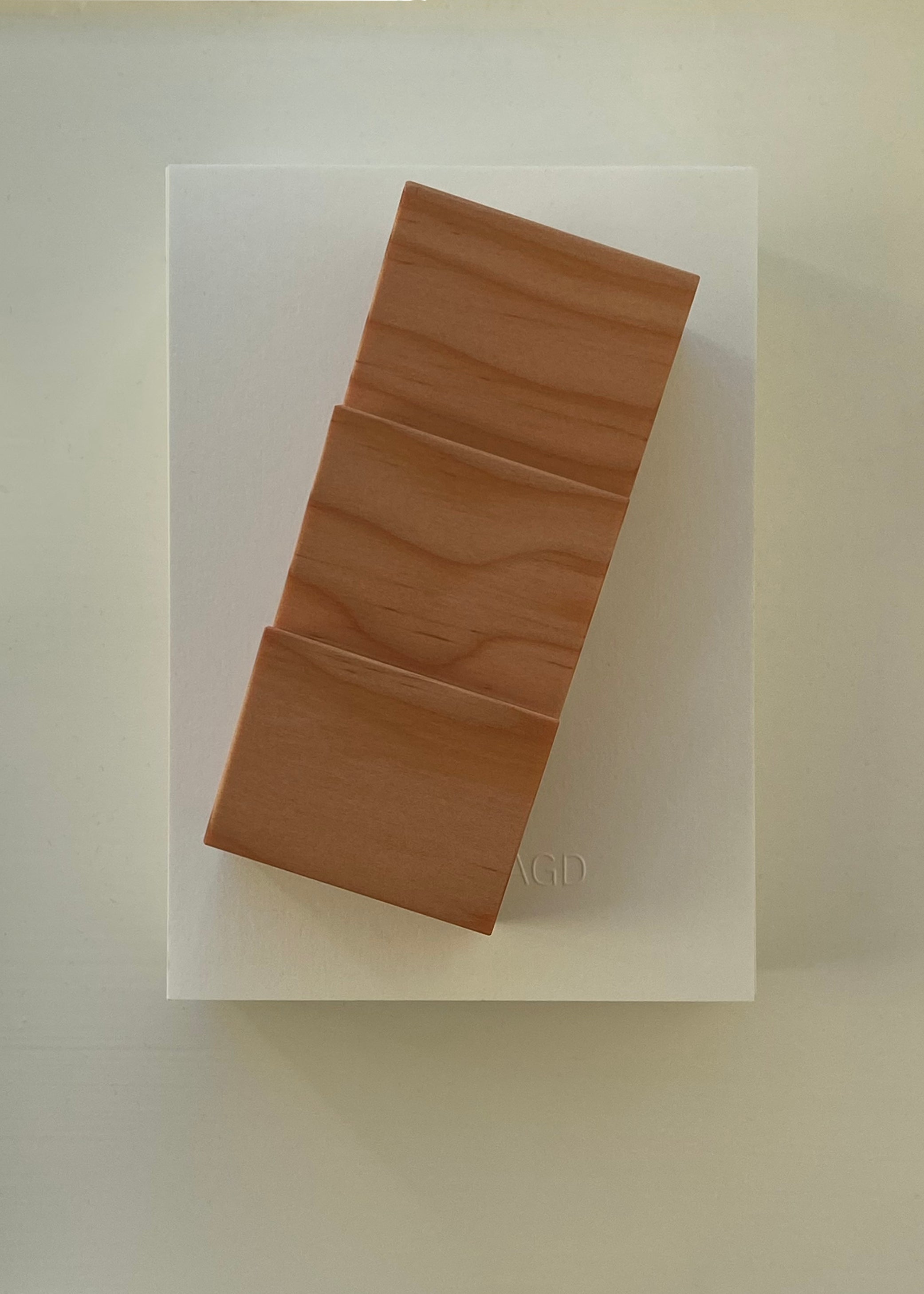 Plinth soap dish